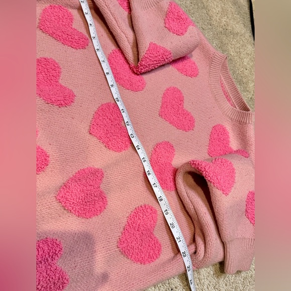 Pink Heart Pattern Sweater - Picture 11 of 12
